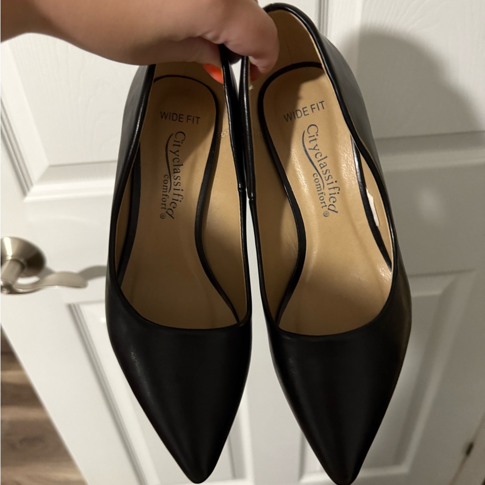 Cityclassified Women's Black Pointed Flats
